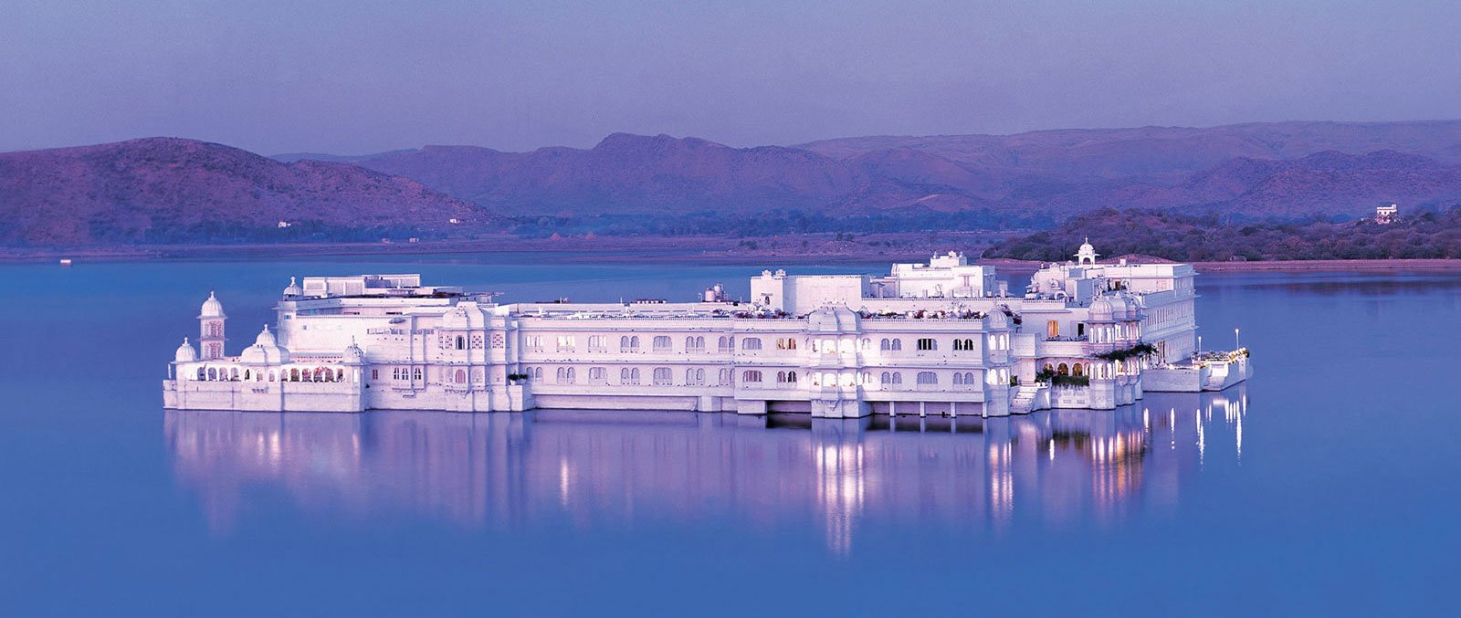 weddings at lake palace udaipur